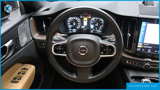VOLVO XC60 B5 INSCRIPTION