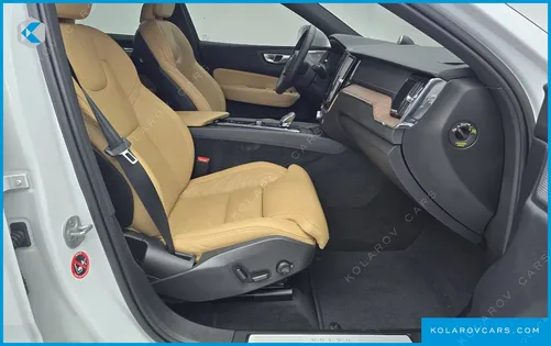 VOLVO XC60 B5 ULTIMATE BRIGHT