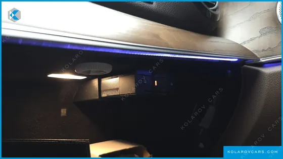 MERCEDES E-CLASS E300 4MATIC EXCLUSIVE