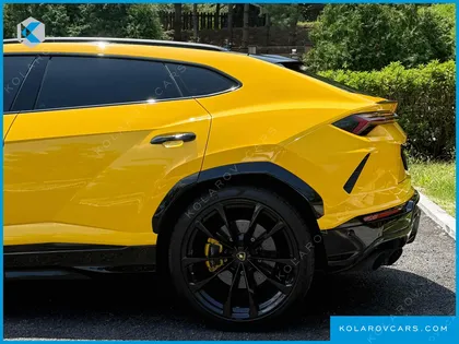 LAMBORGHINI URUS 4.0 V8