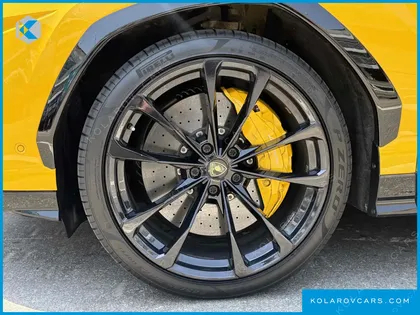 LAMBORGHINI URUS 4.0 V8