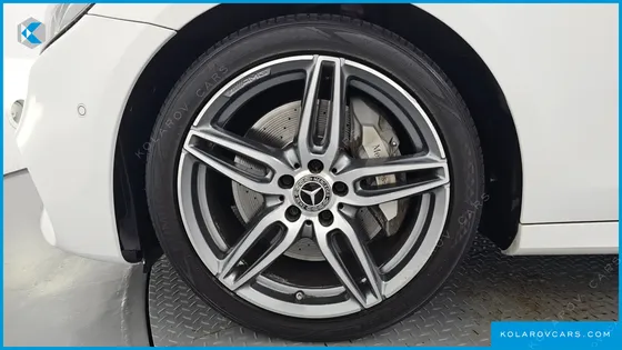 MERCEDES E-CLASS E300 AMG LINE