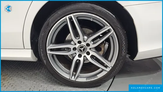 MERCEDES E-CLASS E300 AMG LINE