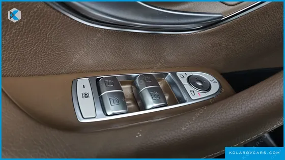 MERCEDES E-CLASS E300 AMG LINE