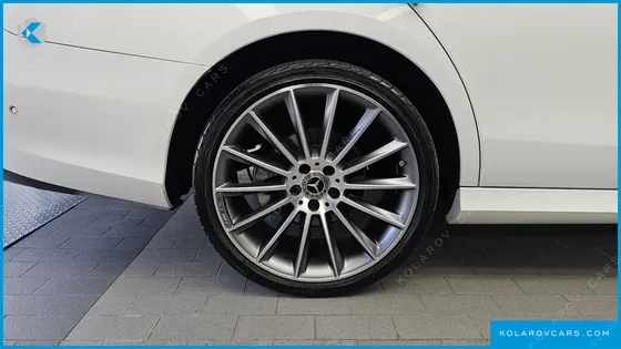 MERCEDES E-CLASS E300 4MATIC AMG LINE