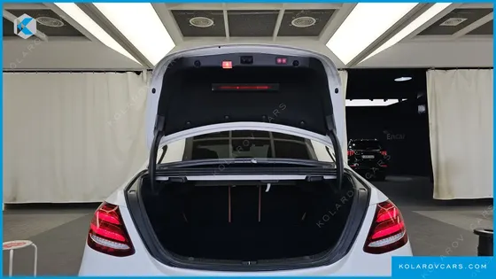 MERCEDES E-CLASS E300 4MATIC AMG LINE