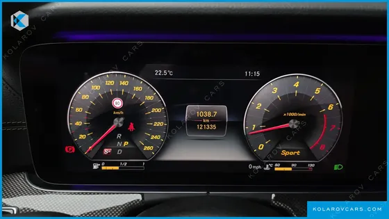 MERCEDES E-CLASS E300 4MATIC AMG LINE