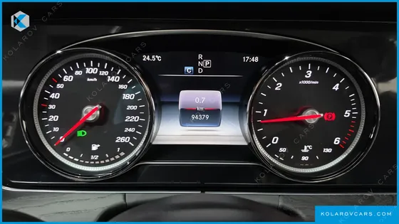 MERCEDES E-CLASS E220D AVANTGARDE