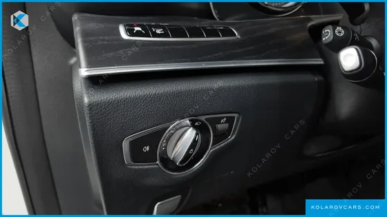 MERCEDES E-CLASS E220D AVANTGARDE