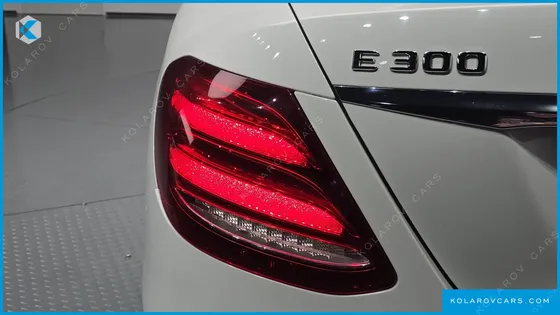 MERCEDES E-CLASS E300 AVANTGARDE