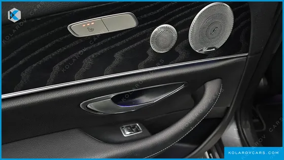 MERCEDES E-CLASS E300 4MATIC AVNATGARDE