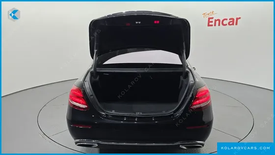 MERCEDES E-CLASS E220D AVANTGARDE