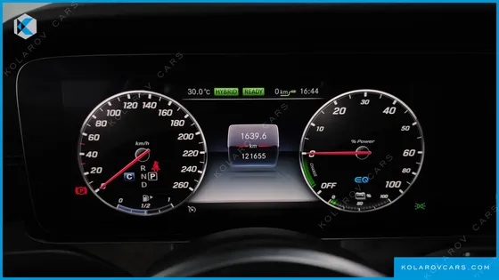 MERCEDES E-CLASS E300E EXCLUSIVE