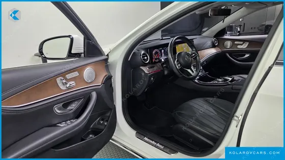 MERCEDES E-CLASS E300E EXCLUSIVE