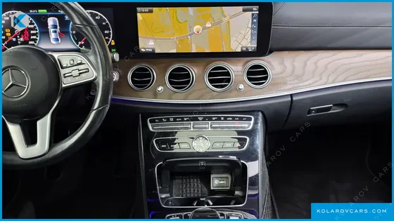 MERCEDES E-CLASS E300E EXCLUSIVE