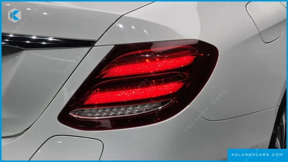 MERCEDES E-CLASS E300E EXCLUSIVE