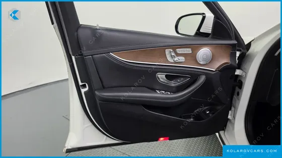 MERCEDES E-CLASS E300E EXCLUSIVE