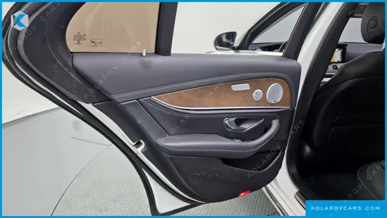 MERCEDES E-CLASS E300E EXCLUSIVE