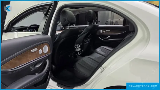 MERCEDES E-CLASS E300E EXCLUSIVE