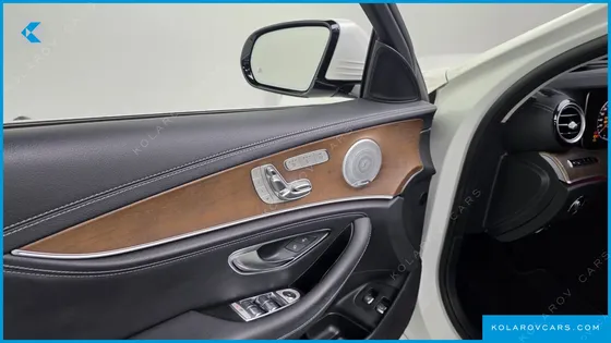 MERCEDES E-CLASS E300E EXCLUSIVE