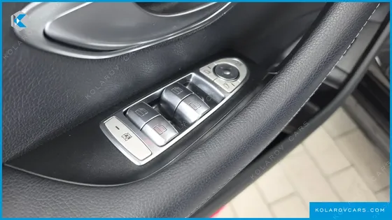 MERCEDES E-CLASS E300 4MATIC AMG LINE
