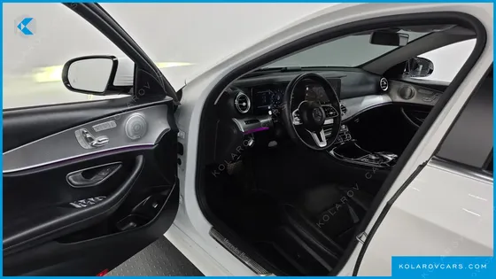 MERCEDES E-CLASS E300 AMG LINE