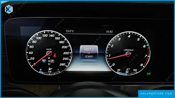 MERCEDES E-CLASS E300 4MATIC EXCLUSIVE
