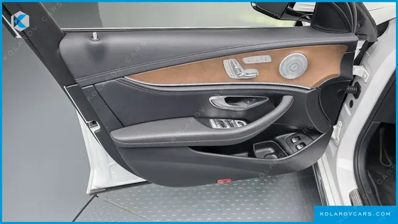 MERCEDES E-CLASS E300E EXCLUSIVE