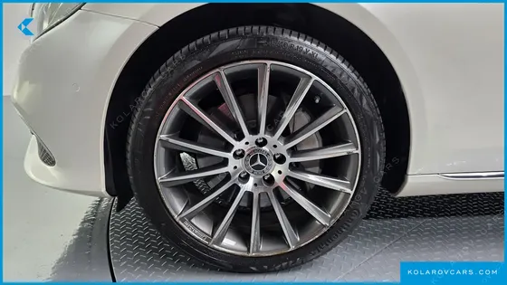 MERCEDES E-CLASS E300 4MATIC EXCLUSIVE