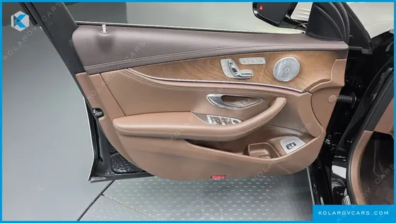 MERCEDES E-CLASS E300 4MATIC EXCLUSIVE