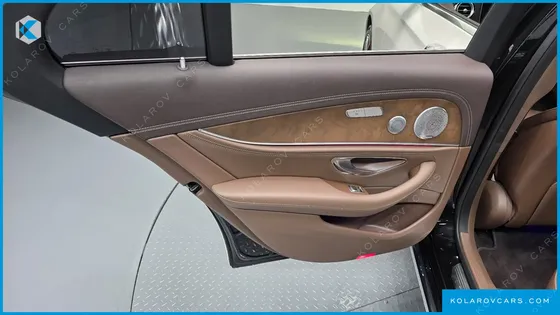 MERCEDES E-CLASS E300 4MATIC EXCLUSIVE