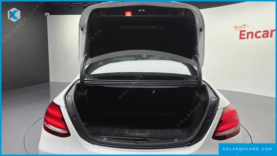 MERCEDES E-CLASS E300 AVANTGARDE