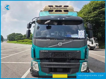 VOLVO CARGO TRUCK 6X2