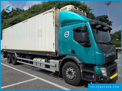 VOLVO CARGO TRUCK 6X2