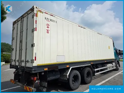 VOLVO CARGO TRUCK 6X2