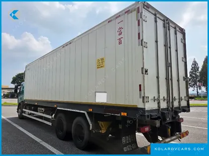 VOLVO CARGO TRUCK 6X2