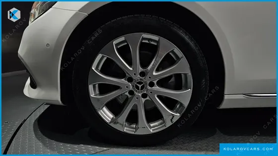 MERCEDES E-CLASS E220D EXCLUSIVE