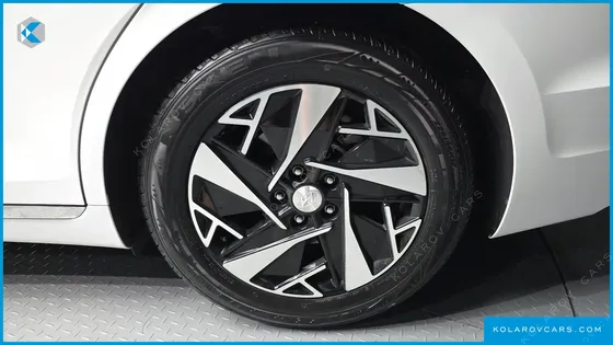 HYUNDAI GRANDEUR LE BLANC