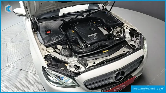 MERCEDES E-CLASS E300 4MATIC AVNATGARDE