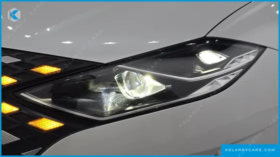 HYUNDAI GRANDEUR LE BLANC