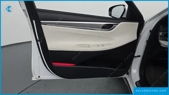 HYUNDAI GRANDEUR LE BLANC