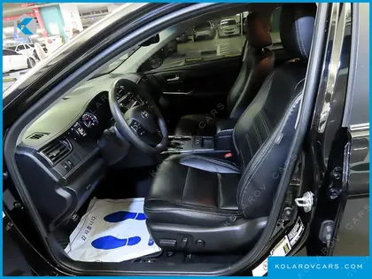 TOYOTA CAMRY HYBRID LE