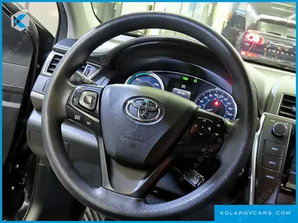 TOYOTA CAMRY HYBRID LE