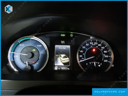 TOYOTA CAMRY HYBRID LE