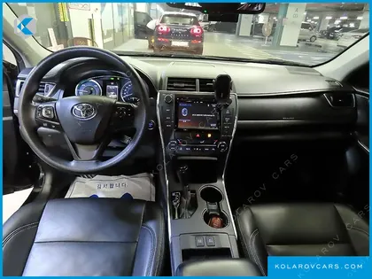 TOYOTA CAMRY HYBRID LE