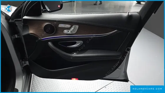 MERCEDES E-CLASS E300 4MATIC EXCLUSIVE