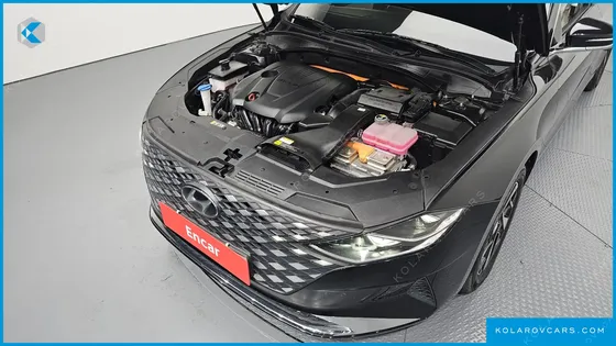HYUNDAI GRANDEUR LE BLANC