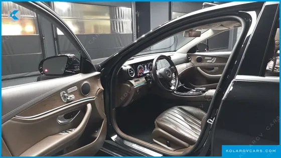 MERCEDES E-CLASS E300 EXCLUSIVE