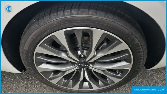 KIA K8 2.5 GASOLINE 2WD