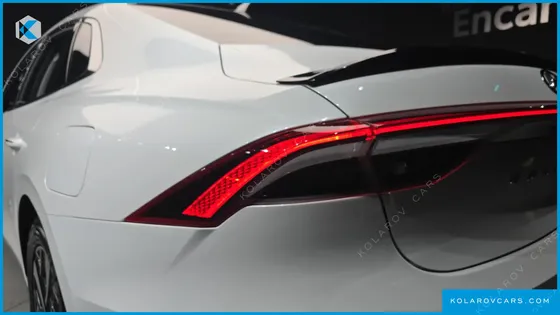 HYUNDAI GRANDEUR LE BLANC